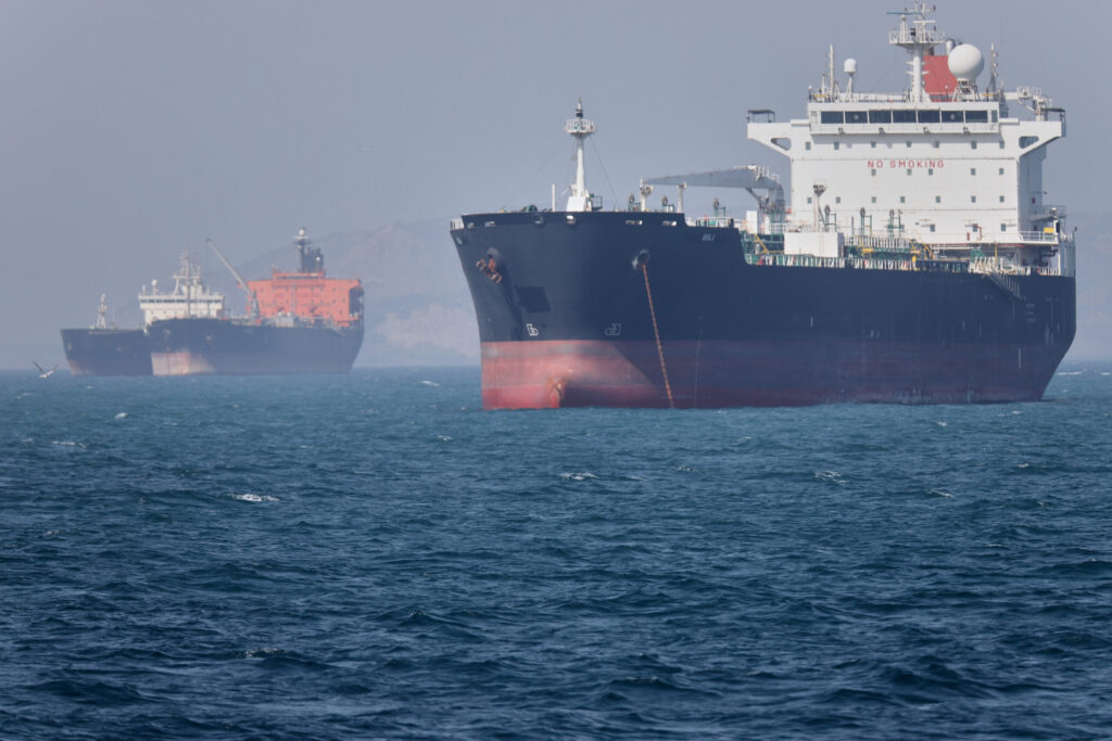 Ship Operators Urge Clear Rules to Return Hormuz to Normal Ship Operators Urge Clear Rules to Return Hormuz to Normal