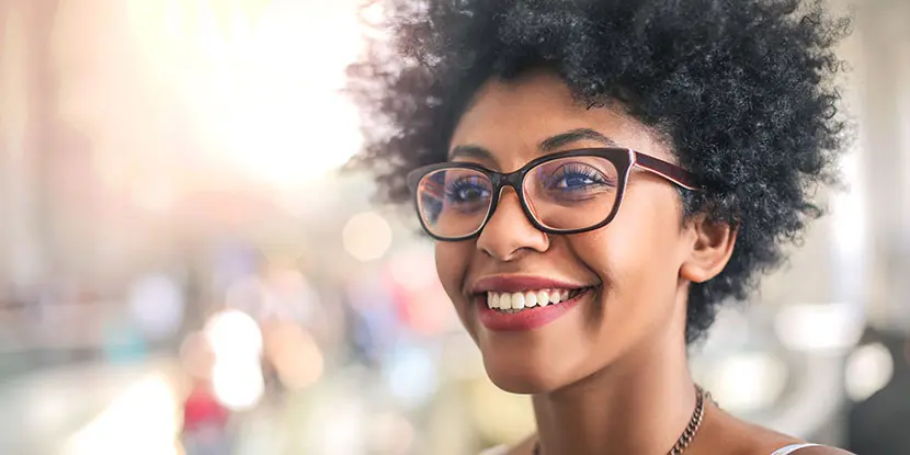 Advice on using home vision tests to order glasses online.