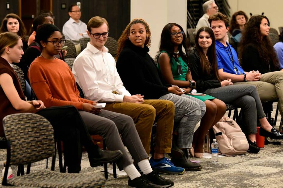 Environmental Factor - January 2024: Undergrads compete at Scholars Connect fall event