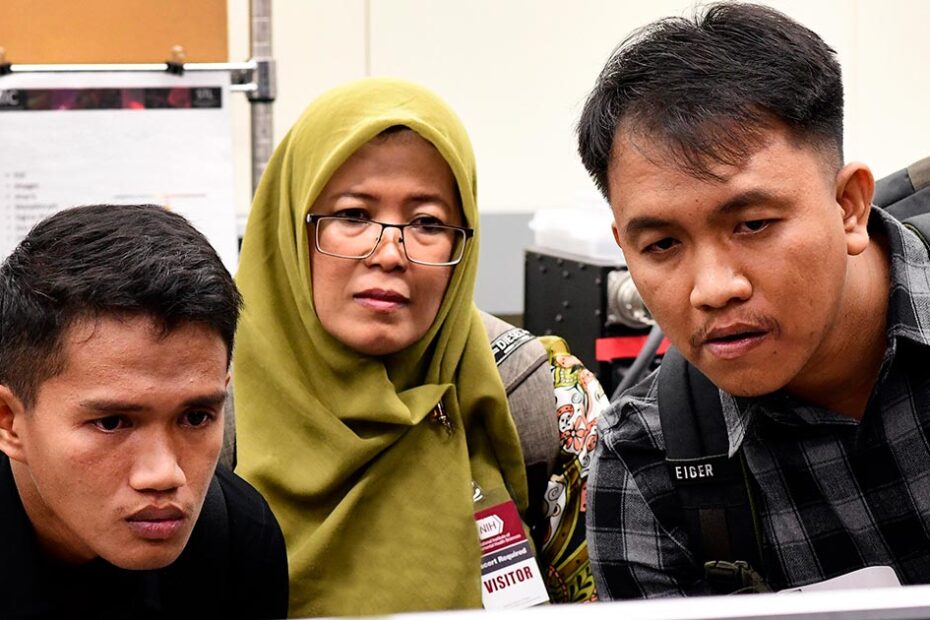 Environmental Factor - November 2023: High school teachers journey from Indonesia to visit NIEHS