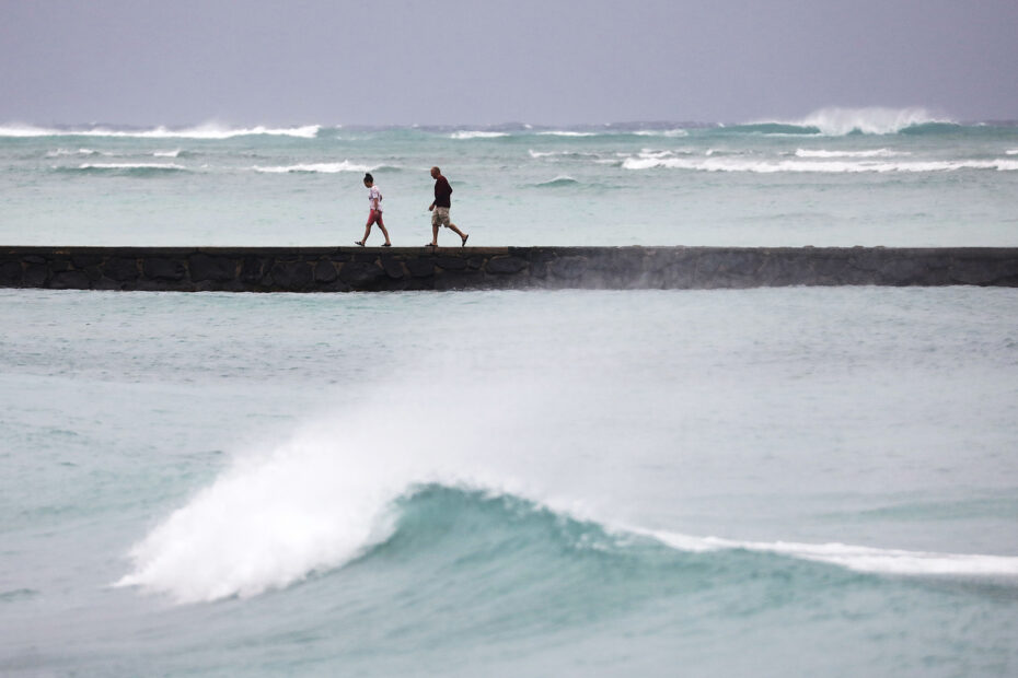 Hawaii Faces Rare Hurricane Strike as Storms Batter Indiana