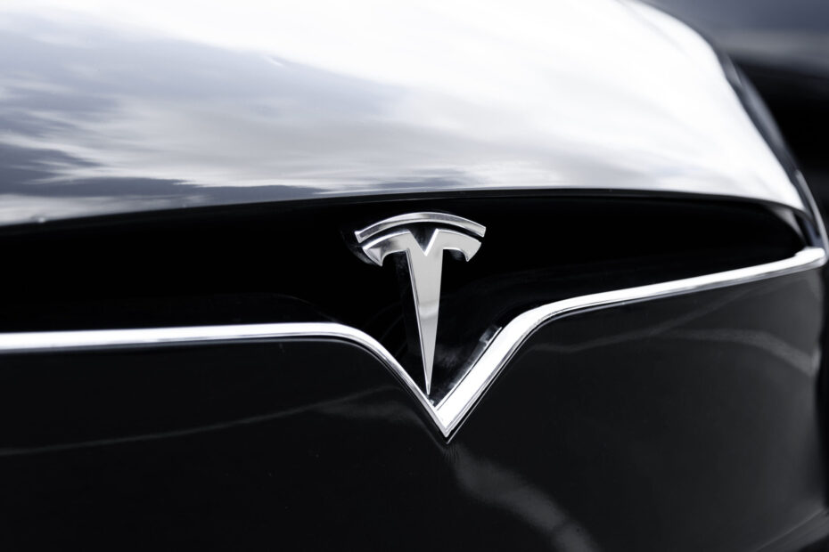 NHTSA Probes 1.2 Million Tesla Vehicles Over Suspension Failure Risks