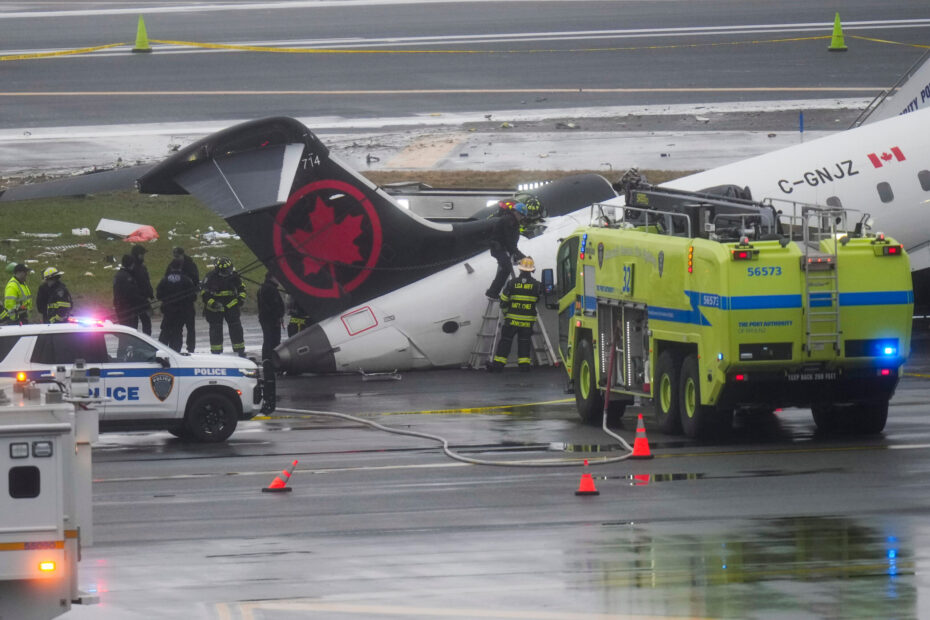 LaGuardia Air Traffic Controllers Under Scrutiny Over Crash That Killed 2 Pilots